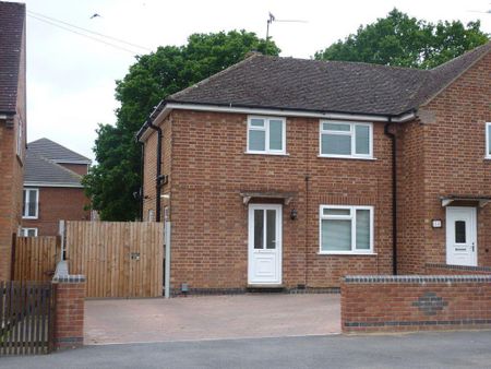 3 bedroom semi-detached house to rent - Photo 2