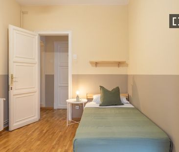 barcelona, Catalonia 08022 - Photo 2