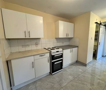 Room in a Shared House, Luxmore Road, L4 - Photo 2