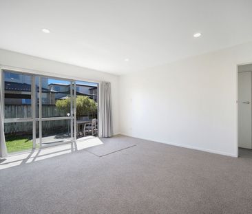 Freshly renovated cute 2 bed Unit - Photo 4