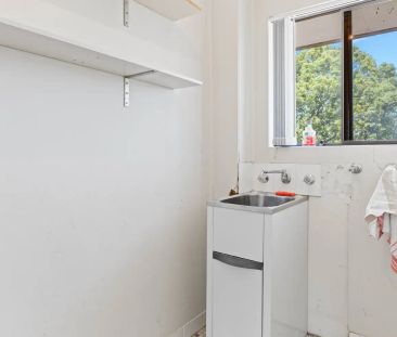 “Freshly updated and ready to move in!” - Photo 5