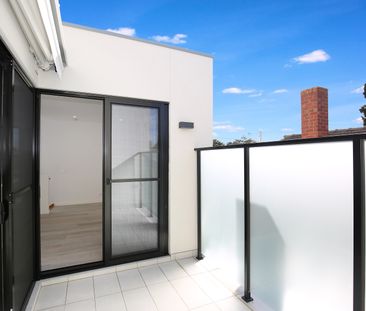 8/12 Phillip Street, Mentone VIC 3194 - Townhouse For Rent | Domain - Photo 1