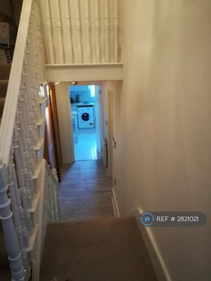 3 bedroom maisonette to rent - Photo 1