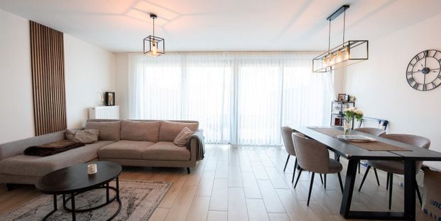 Appartement te huur in Waregem voor € 975 met 2 slaapkamers - Photo 1