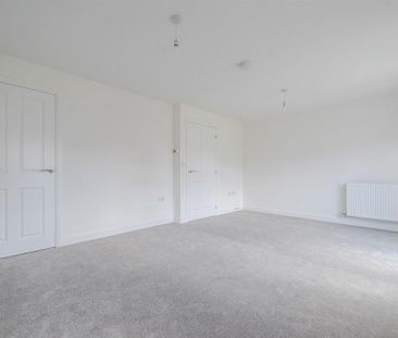 3 bedroom semi-detached house to rent - Photo 6