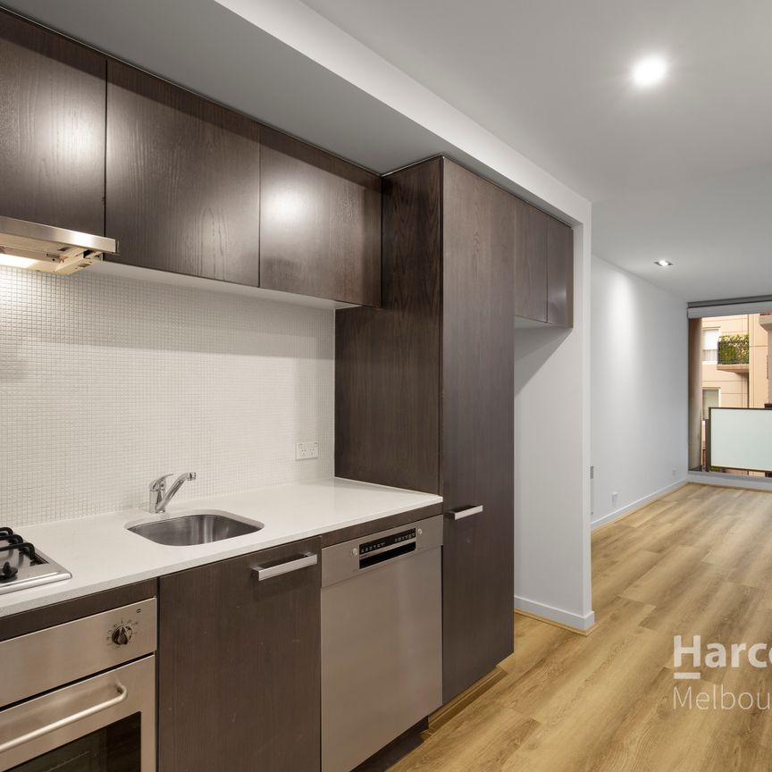 Fresh Interior in Sought after Tribeca! - Photo 1