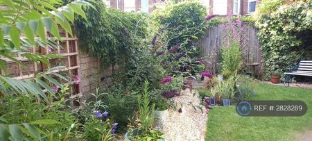 1 bedroom in a house share to rent - Photo 5