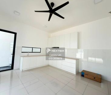 Courtyard Norton Garden Partially Furniture For Rent - Photo 2