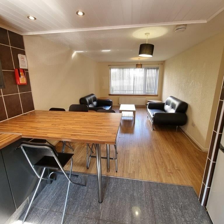 4 Bed Flat, Hmo Licensed - St. Mungo Avenue, G4 - Photo 1