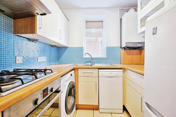 2 bedroom flat to rent - Photo 1