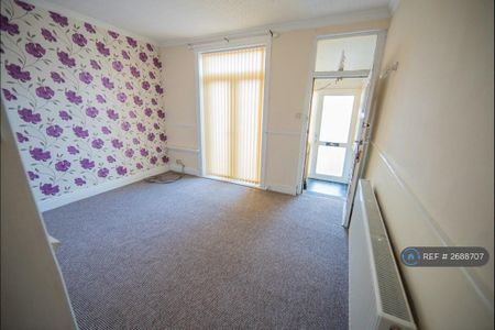 2 bedroom terraced house to rent - Photo 2