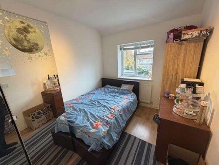 Dagenham Avenue, Dagenham, RM9 - Photo 2