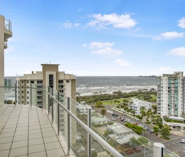 Luxurious Multi-Level Penthouse with Private Rooftop Jacuzzi & Pano... - Photo 2