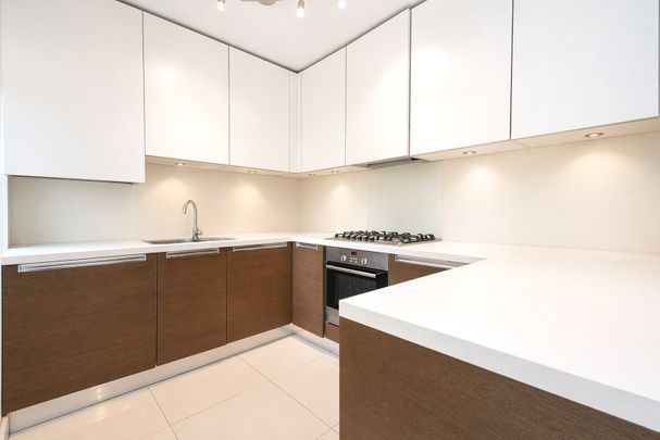 Whitefield Close, London, SW15 3SS - Photo 1