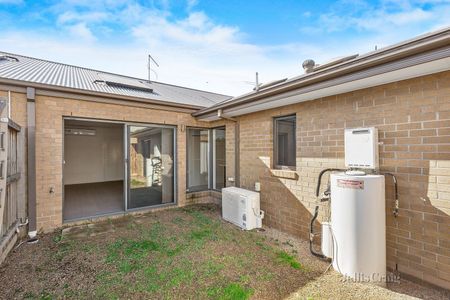 2/19 Larson Avenue, Tarneit - Photo 5