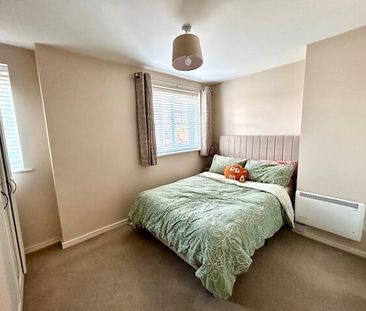 Robinson Road, Ellesmere Port - Photo 1