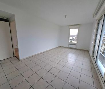 A louer, BèglesT2 meuble d'environ 40.45m2 balcon et parking - Photo 4