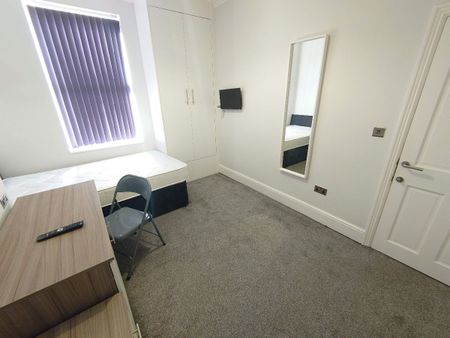 Gilroy Road, Kensington. - Photo 4