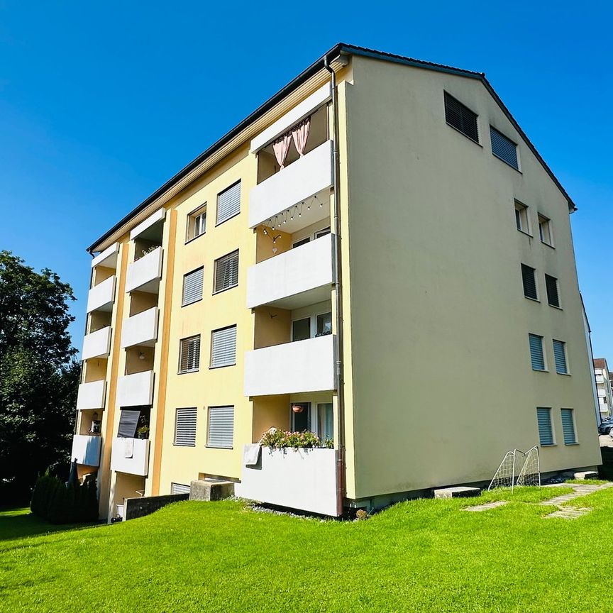 "eigene Waschmaschine | moderne 4.5-Zimmer-Wohnung an ruhiger Lage mit sonnigem Balkon" - Foto 1