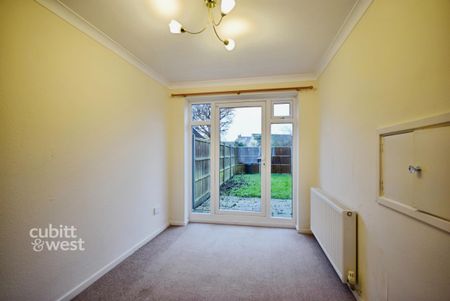 3 bedroom terraced house to rent - Photo 2