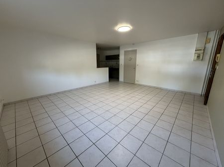 Location Appartement 2 pièces 52m² - Photo 2
