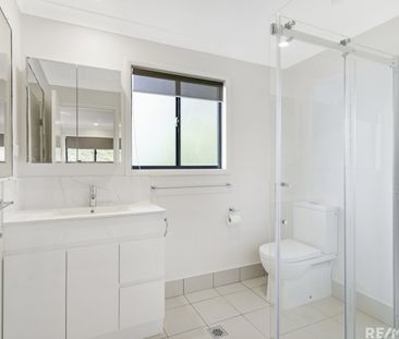 26B Constellation Crescent, Mudgeeraba QLD 4213 - House For Rent | ... - Photo 4