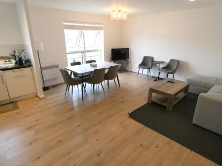 2 bedroom flat to rent - Photo 2