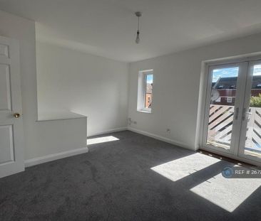 3 bedroom terraced house to rent - Photo 1
