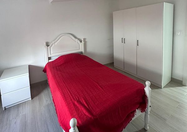 Quarto em zona central da Pontinha