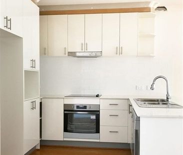 Unfurnished Perfect Townhouse for small Family - Photo 2