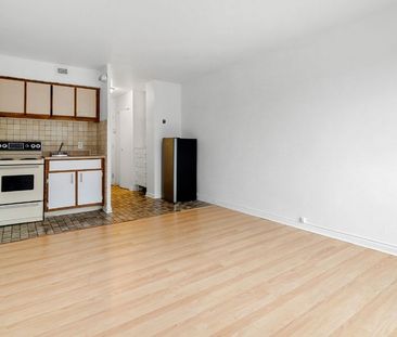 Studio - Photo 6