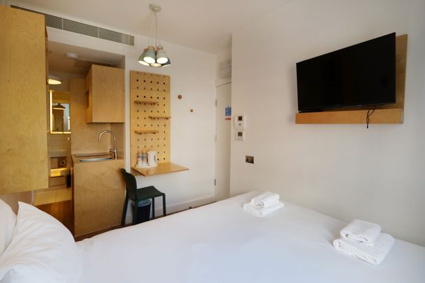 BILLS INCLUDED - An elegant and modern studio flat in Philbeach Gardens, London SW5 - Photo 1