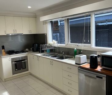 Altona North - Photo 5