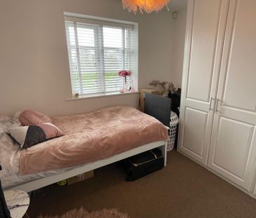 2 bedroom ground floor flat to rent - Photo 2