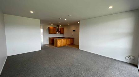 Lovely 2 bed apartment in Flat Bush - Photo 3