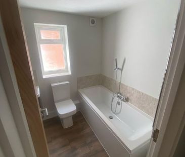 2 bedroom flat to rent - Photo 6