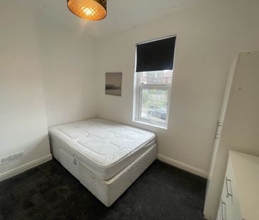 Knowle Road (room 4), Burley, Leeds - Photo 4