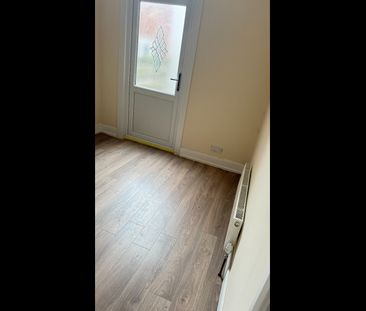 4 Bed Terraced House, Britannia Road, IG1 - Photo 5