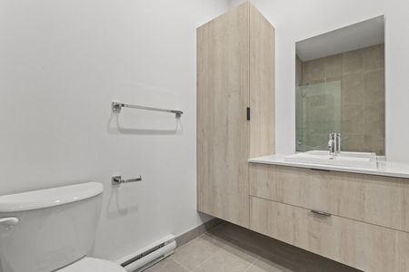 2161 Melrose - Photo 3