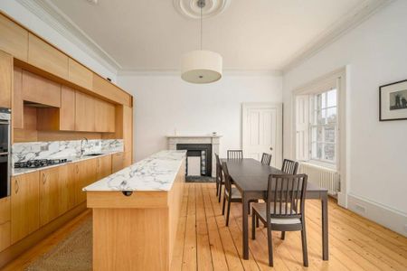 3 bedroom flat to rent - Photo 3