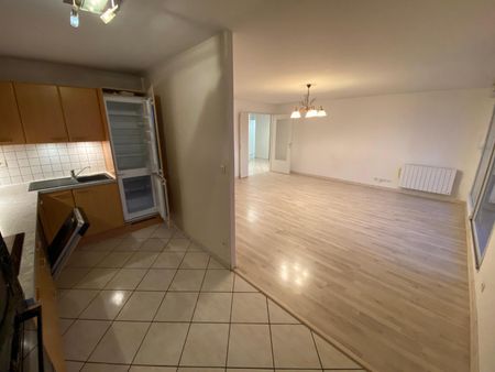 Location Appartement 5 pièces 106m² EVIAN LES BAINS 74500 - Photo 2