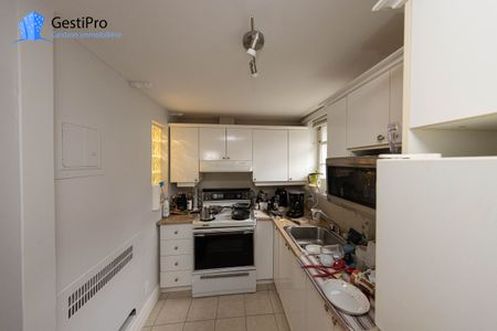 245 Fraser - Photo 2