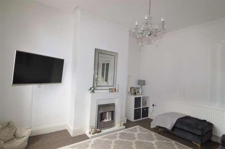 Harrogate Road, Apperley Bridge, Bradford, BD10 - Photo 2