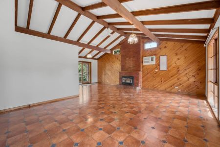 Coastal Charm – Walking distance to the Beach! - Photo 2