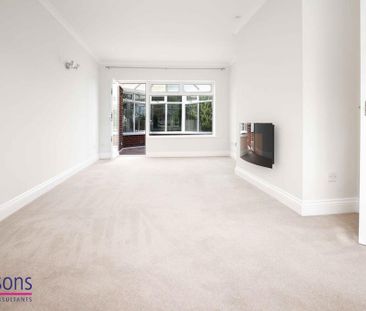 4 bedroom semi-detached house to rent - Photo 1