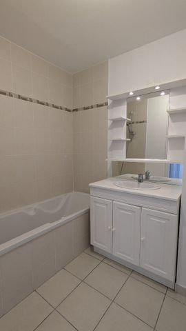 Appartement T3 - 59.61m² - Centre Sainte Luce Sur Loire - Photo 2