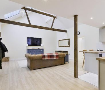 2 bedroom barn conversion to rent - Photo 3