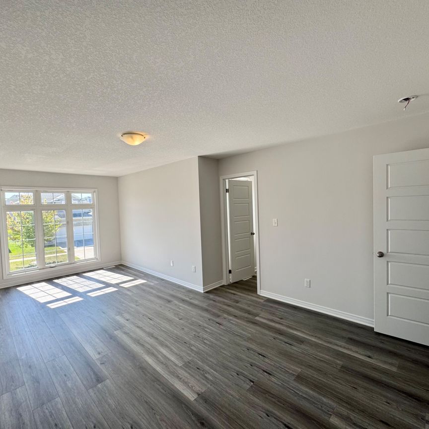 For Lease - 3186 Singleton Avenue Unit# 46, London South, Ontario - Photo 1