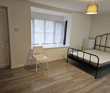 Studio to rent - Photo 6