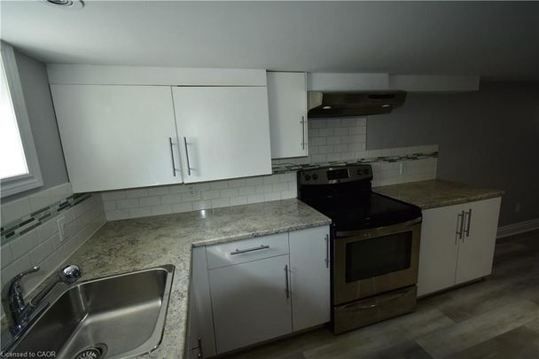 For Lease - 2176 Queensway Drive Unit# 2, Burlington, Ontario - Photo 1